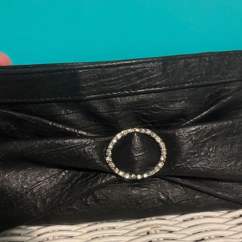 Icing sleek black